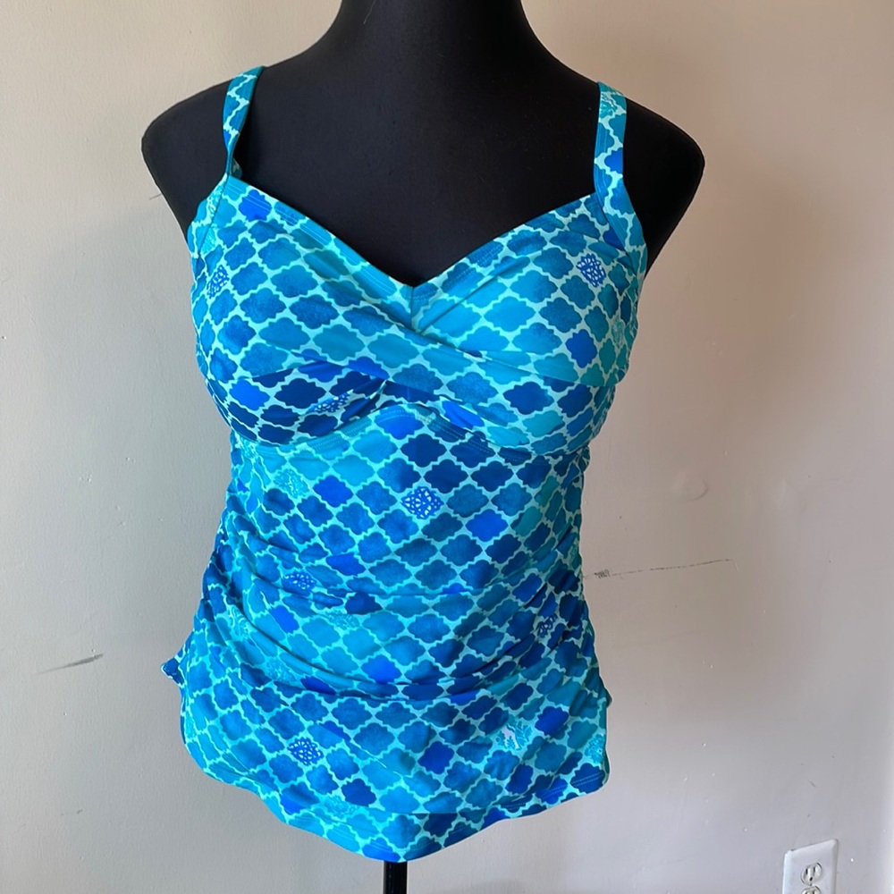 Plus size tankini built in cup support size 18R